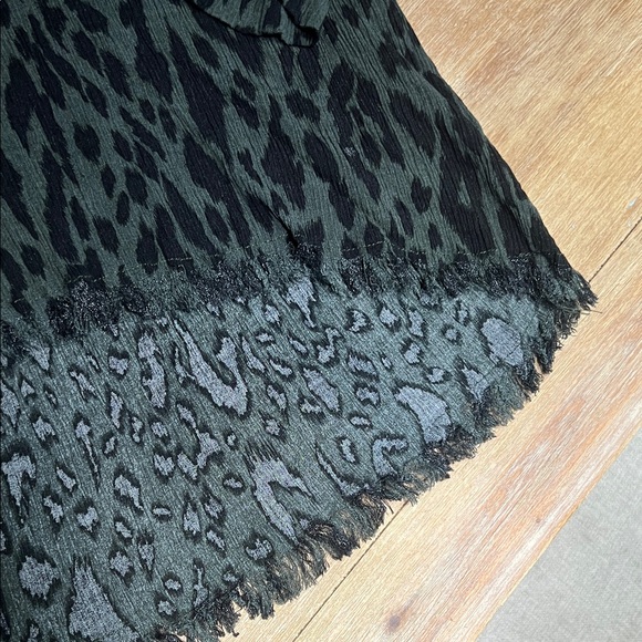 Umgee Black and Green Patterned Top - Picture 3 of 5